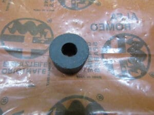 119136812201  GOMMINO SPESSORE ALFA 6 NUOVO ORIGINALE