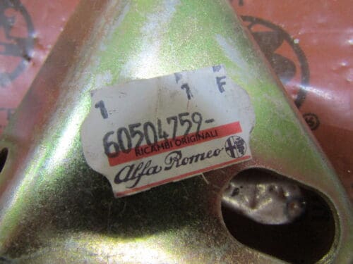 60504759 PIASTRA SUPPORTO CONDOTTO ASPIRAZIONE ALFA 33 NUOVO ORIGINALE - immagine 3