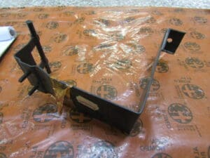 60608615 STAFFA SUPPORTO BATTERIA ALFA 164 NUOVO ORIGINALE