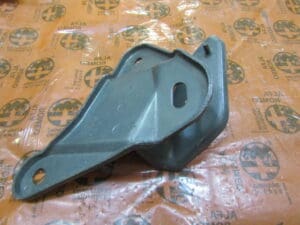 60805964 STAFFA SUPPORTO SOSPENSIONE MOTORE ALFA 145 146 NUOVO ORIGINALE