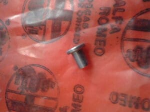60811689 PERNO RIVESTIMENTI ALFA 145 155 NUOVO ORIGINALE