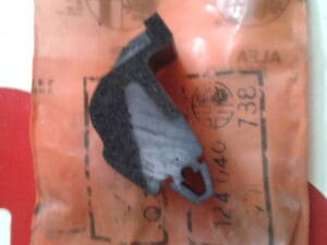 124040 GOMMINO BATTUTA COFANO ALFASUD ALFA 33 NUOVO ORIGINALE