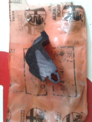 124040 GOMMINO BATTUTA COFANO ALFASUD ALFA 33 NUOVO ORIGINALE