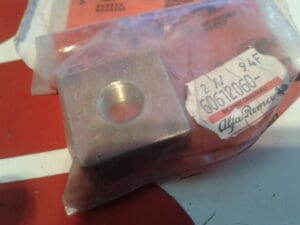 60612060  DADO TRAVERSA ANTERIORE ALFA  145 146 NUOVO ORIGINALE