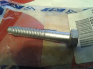 7601061 VITE TRAVERSA ANTERIORE ALFA 155 NUOVO ORIGINALE
