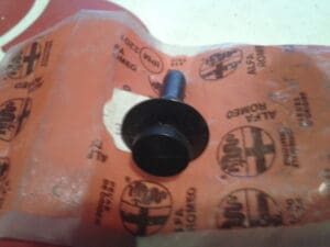 60805882 PERNO BRACCIOLO SEDILE POSTERIORE  ALFA 155 NUOVO ORIGINALE