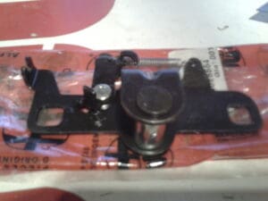 60628664 SCONTRINO PORTA BAGAGLIAIO ALFA 146 NUOVO ORIGINALE
