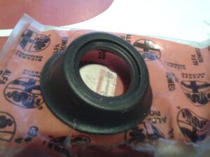 60722995 GUARNIZIONE TENUTA SPAZZOLA TERGICRISTALLO ALFA SPIDER NUOVO ORIGINALE