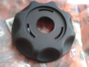 183573860  MANOPOLA REGOLAZIONE SEDILE ANTERIORE ALFA 147 159 GT NUOVO ORIGINALE