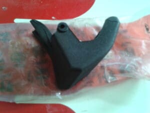 60738975  MANIGLIA APERTURA COFANO  ALFASUD NUOVO ORIGINALE