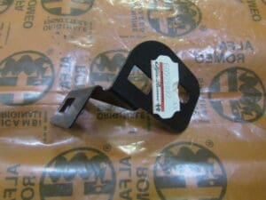 60525892 STAFFA PARAFANGO ANTERIORE DX ALFA 33 NUOVO ORIGINALE