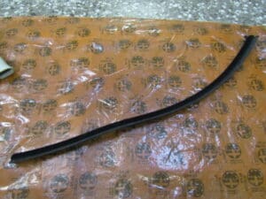 162007616300 GUIDA VETRO ALFETTA GILIETTA ALFA 75 NUOVO ORIGINALE